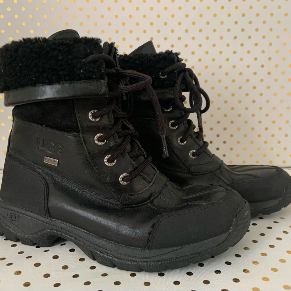 UGG Australia Butte Event Boots Size 4